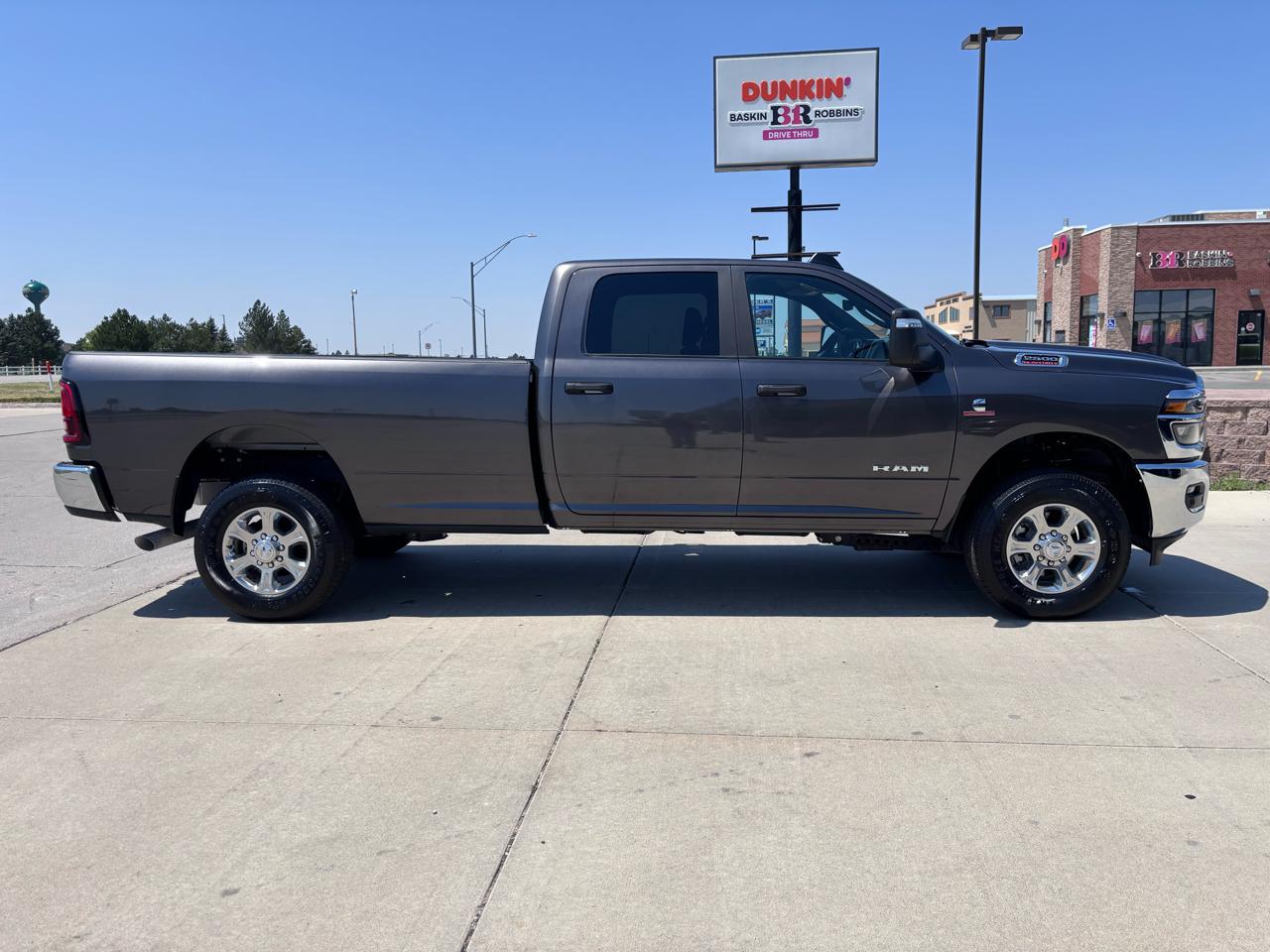 RAM 2500 Big Horn 4x4 Crew Cab 8' Box 2026