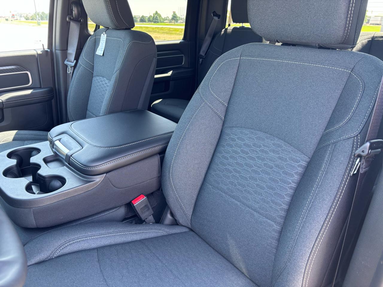 RAM 2500 Big Horn 4x4 Crew Cab 8' Box 2026