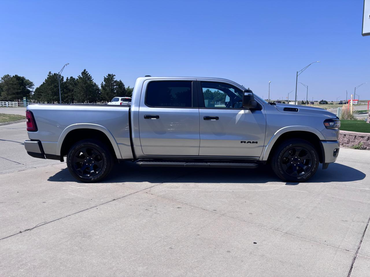 RAM 1500 Big Horn 4x4 Crew Cab 5'7" Box 2025