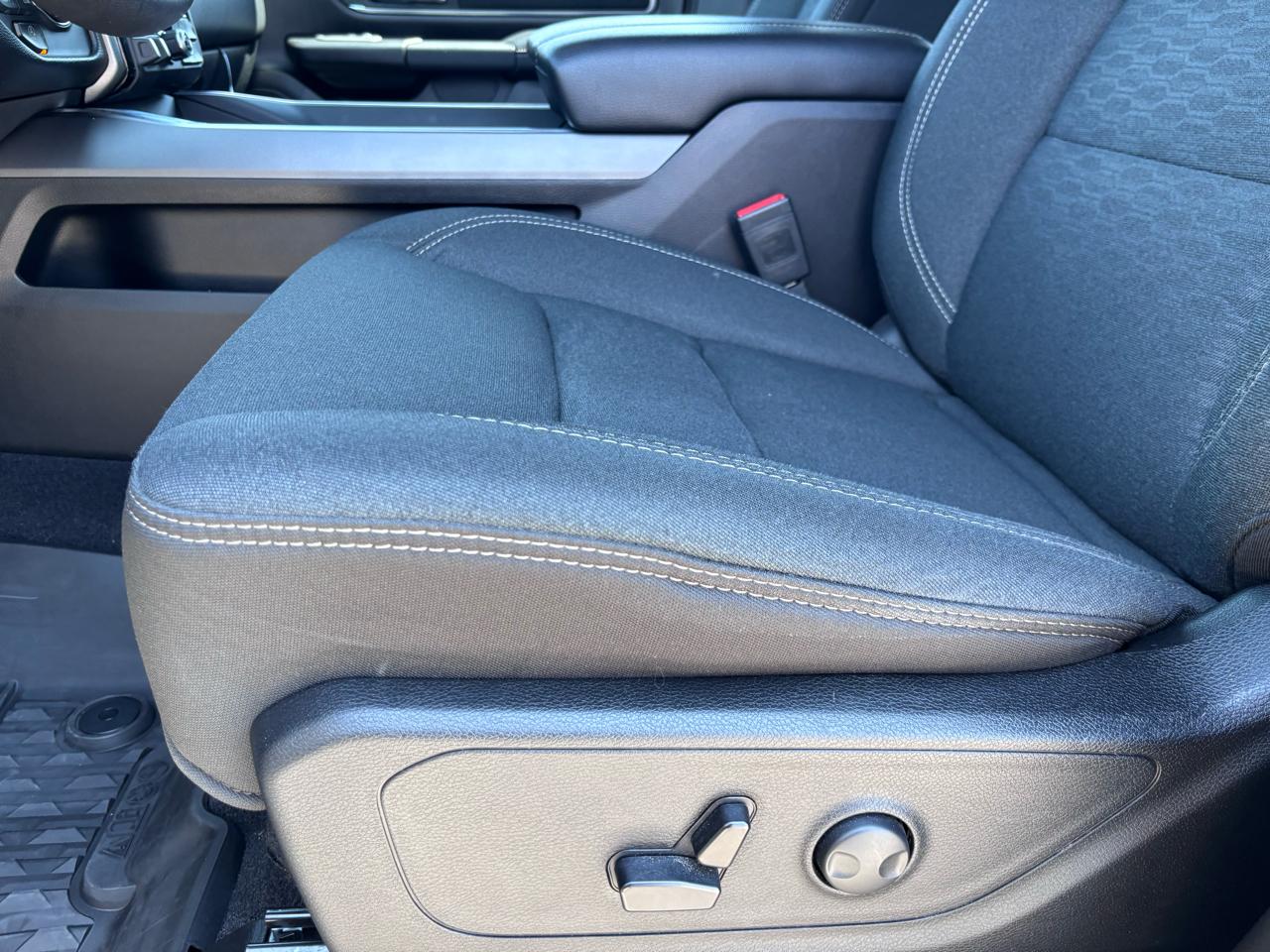 RAM 1500 Big Horn 4x4 Crew Cab 5'7" Box 2025