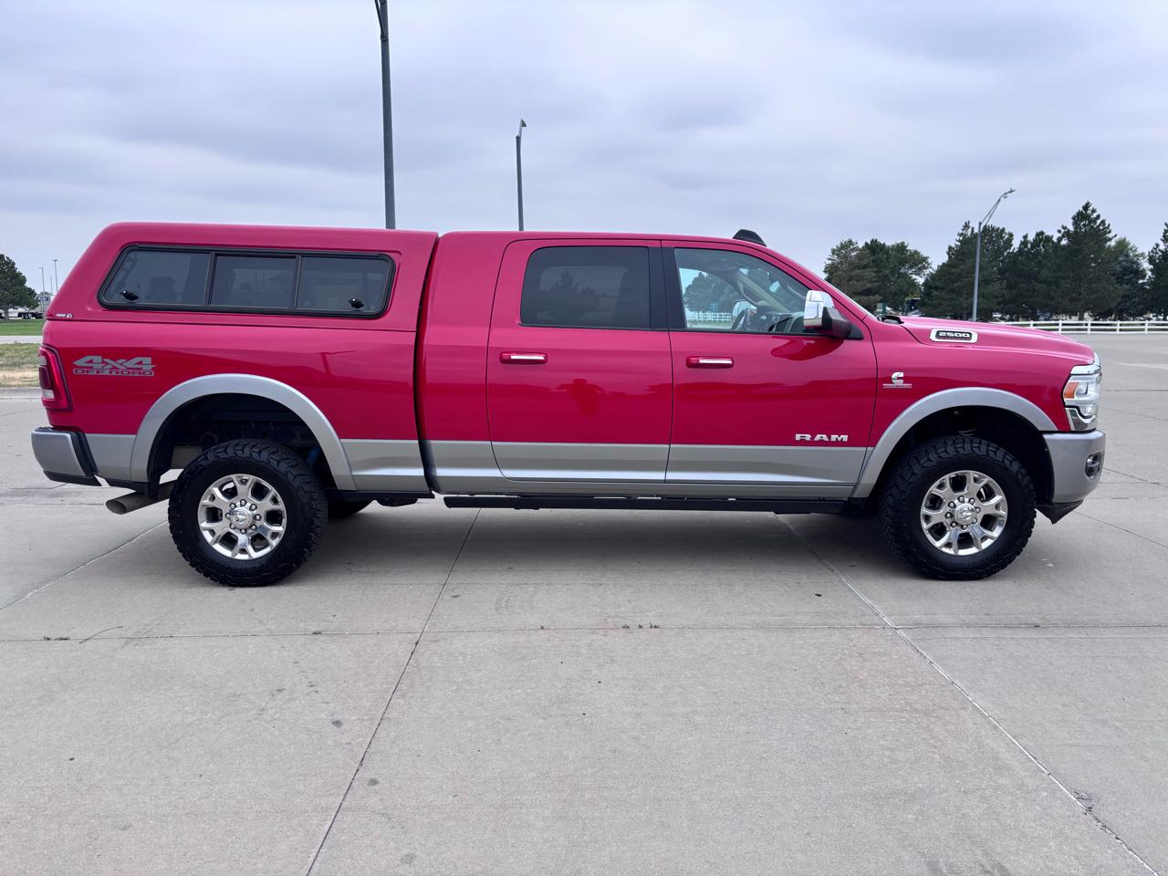 RAM 2500 Laramie 4x4 Mega Cab 6'4" Box 2020