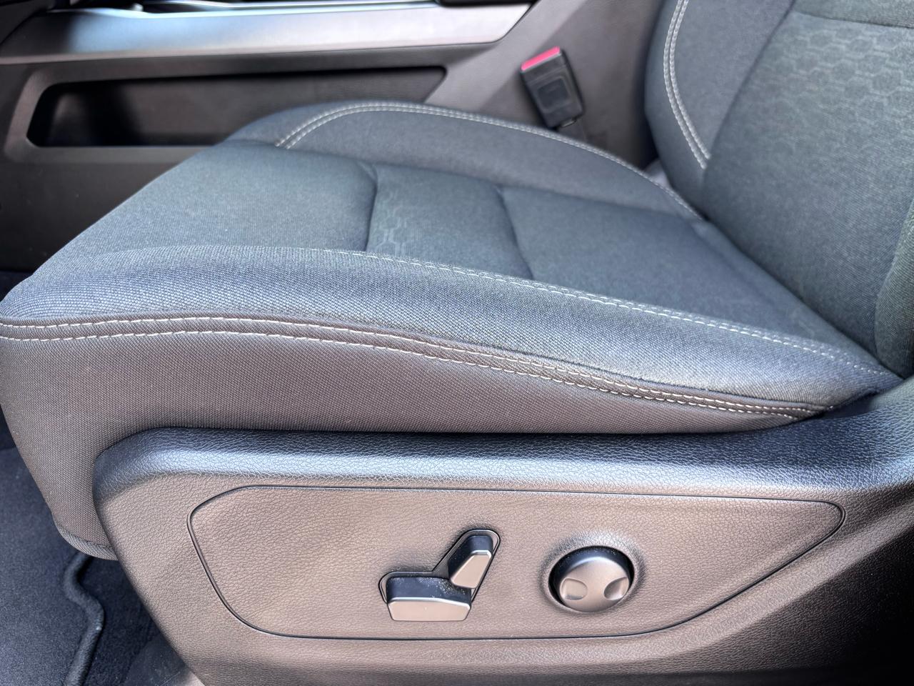 RAM 1500 Big Horn 4x4 Crew Cab 5'7" Box 2025