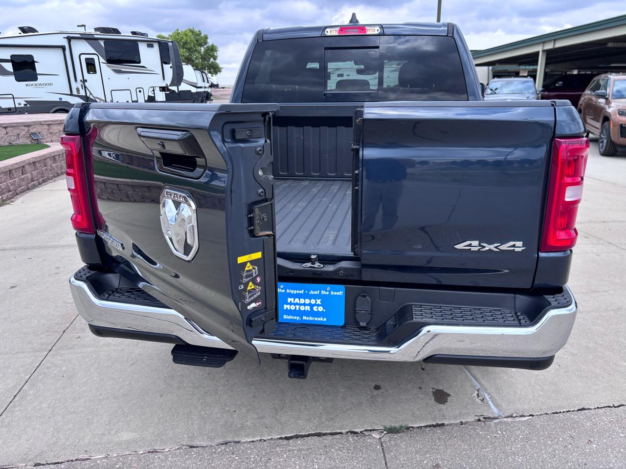 RAM 1500 Big Horn 4x4 Crew Cab 5'7" Box 2025