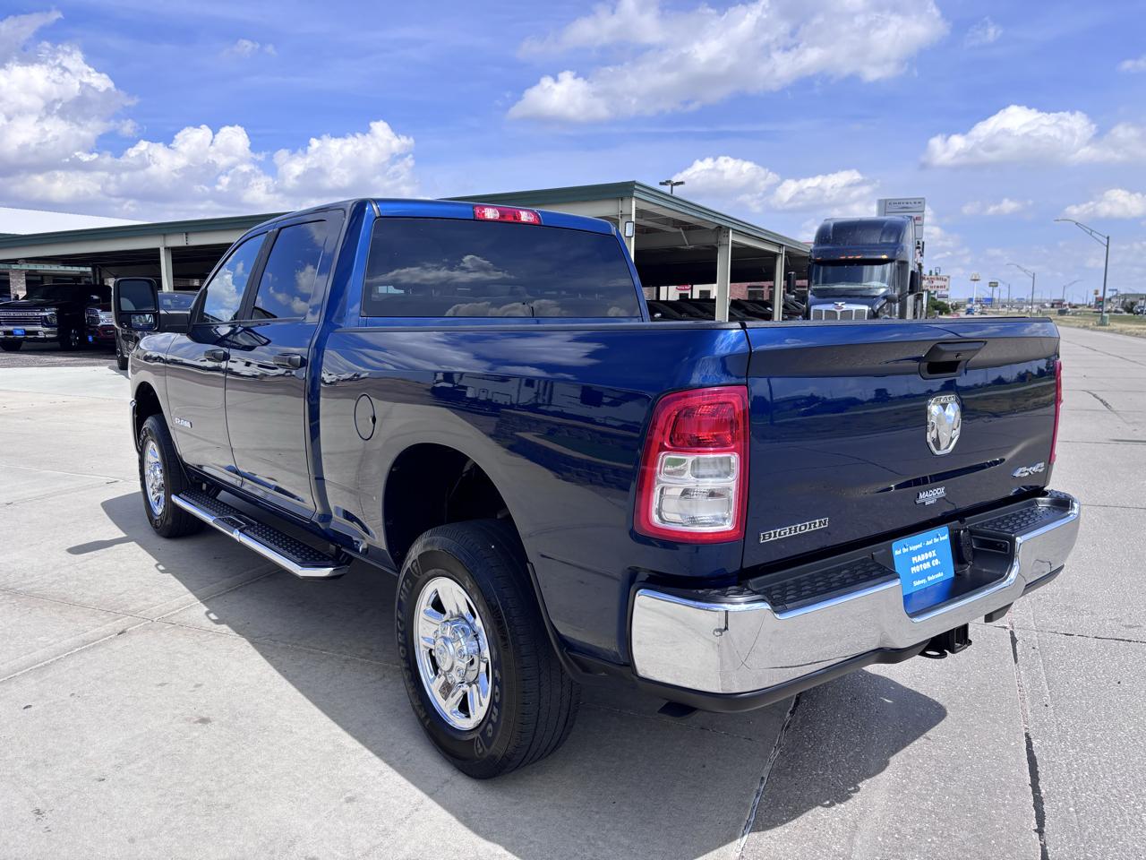 RAM 2500 Big Horn 4x4 Crew Cab 6'4" Box 2024