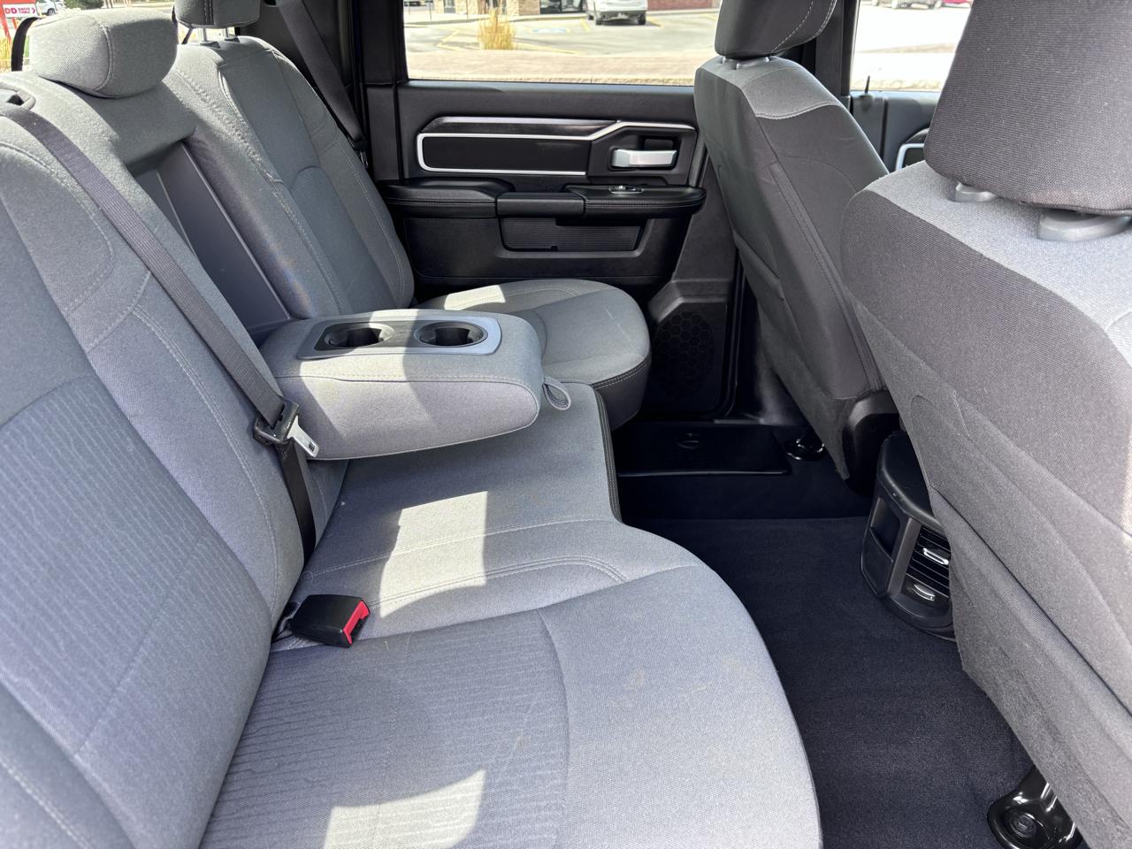 RAM 2500 Big Horn 4x4 Crew Cab 6'4" Box 2024