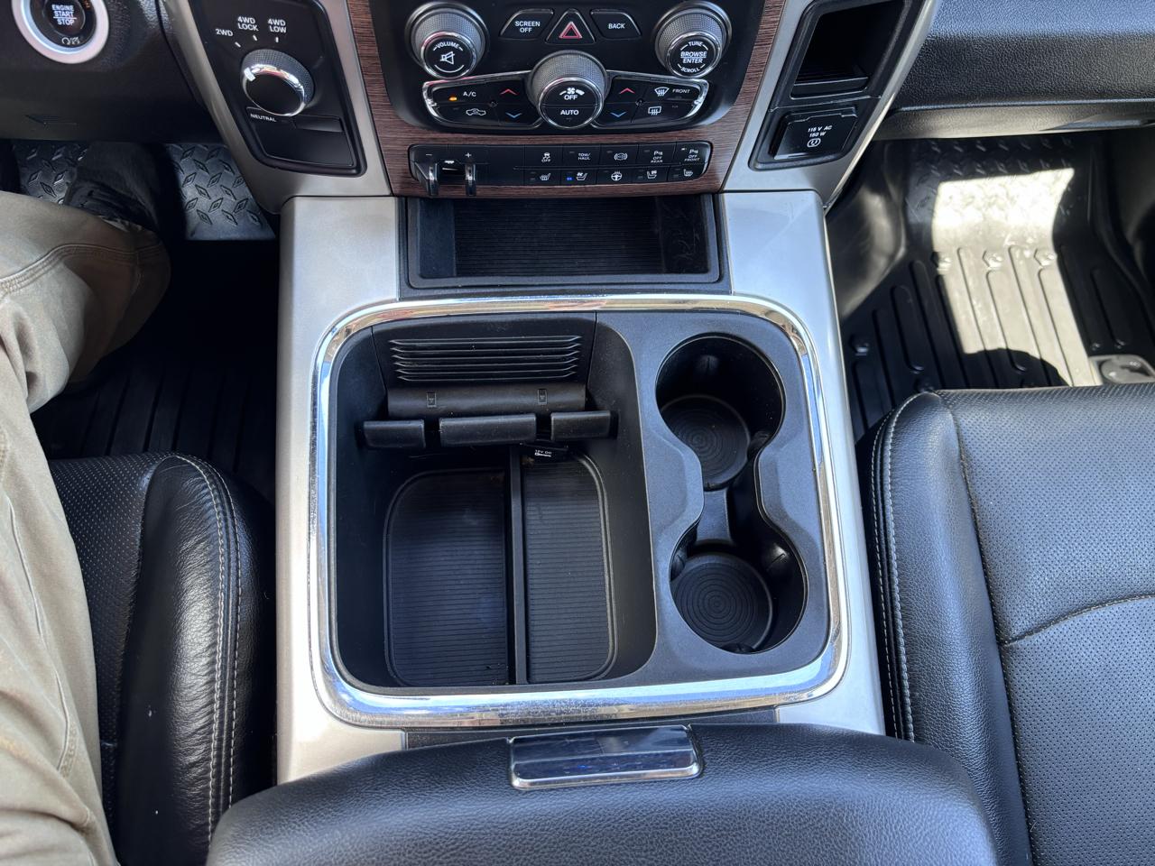 RAM 2500 Laramie 4x4 Crew Cab 6'4" Box 2018