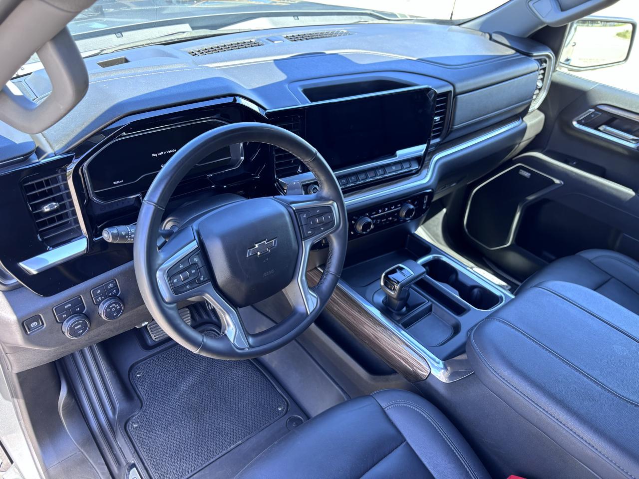 Chevrolet Silverado 1500 4WD Crew Cab 157" RST 2025
