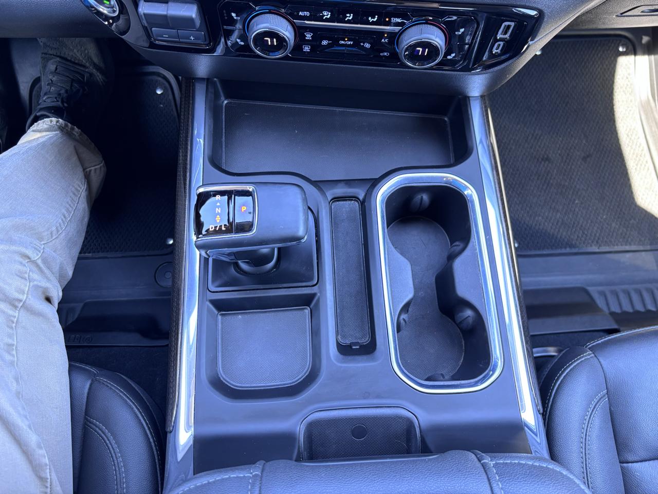 Chevrolet Silverado 1500 4WD Crew Cab 157" RST 2025