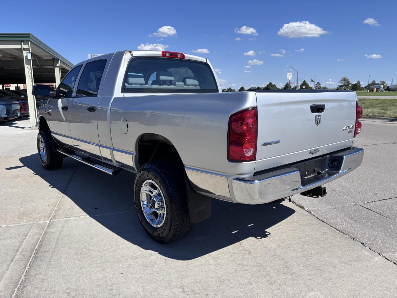 Dodge Ram 2500 4WD Mega Cab 160.5" SLT 2007