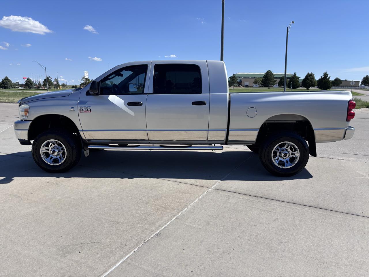 Dodge Ram 2500 4WD Mega Cab 160.5" SLT 2007