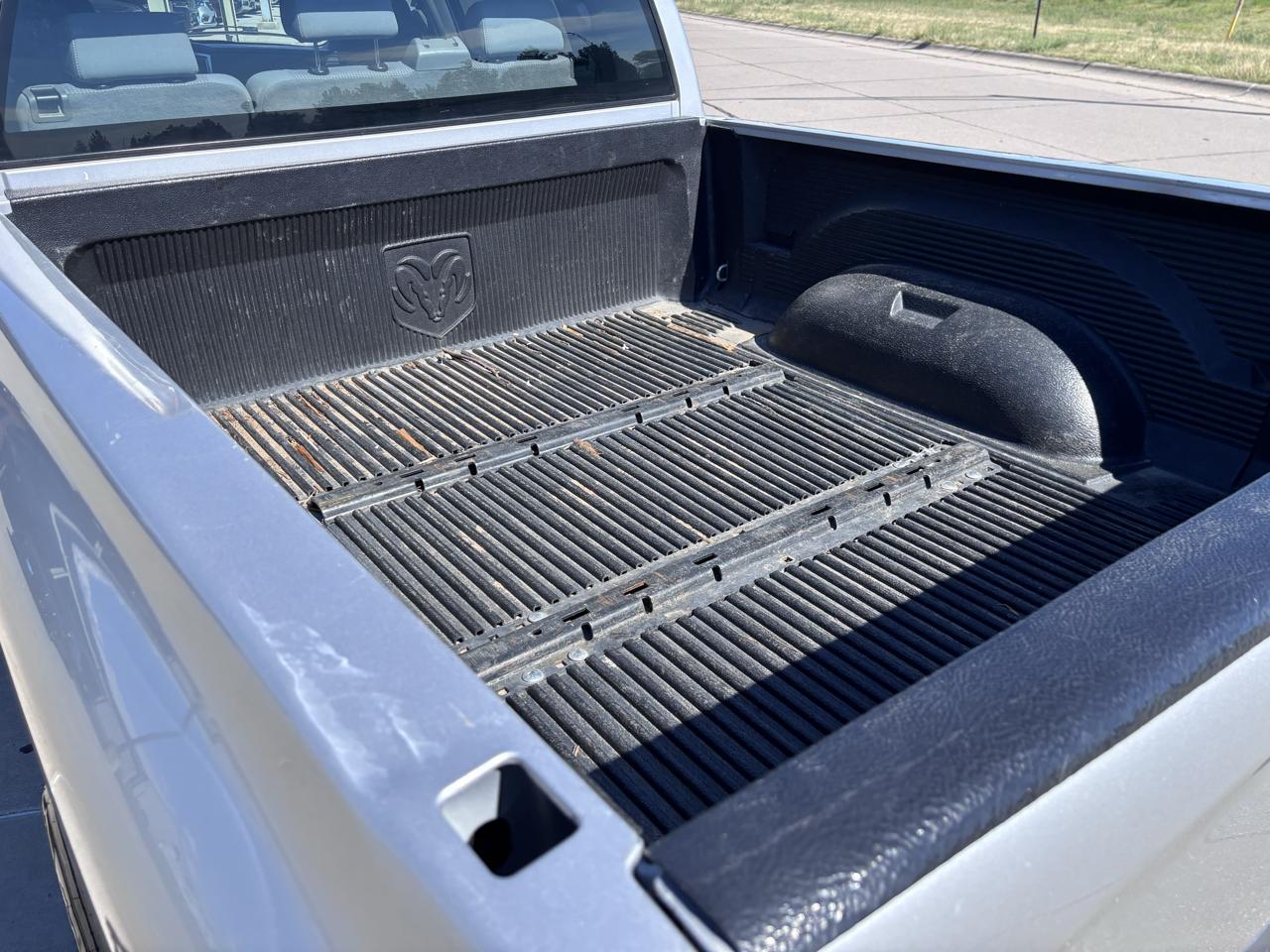 Dodge Ram 2500 4WD Mega Cab 160.5" SLT 2007