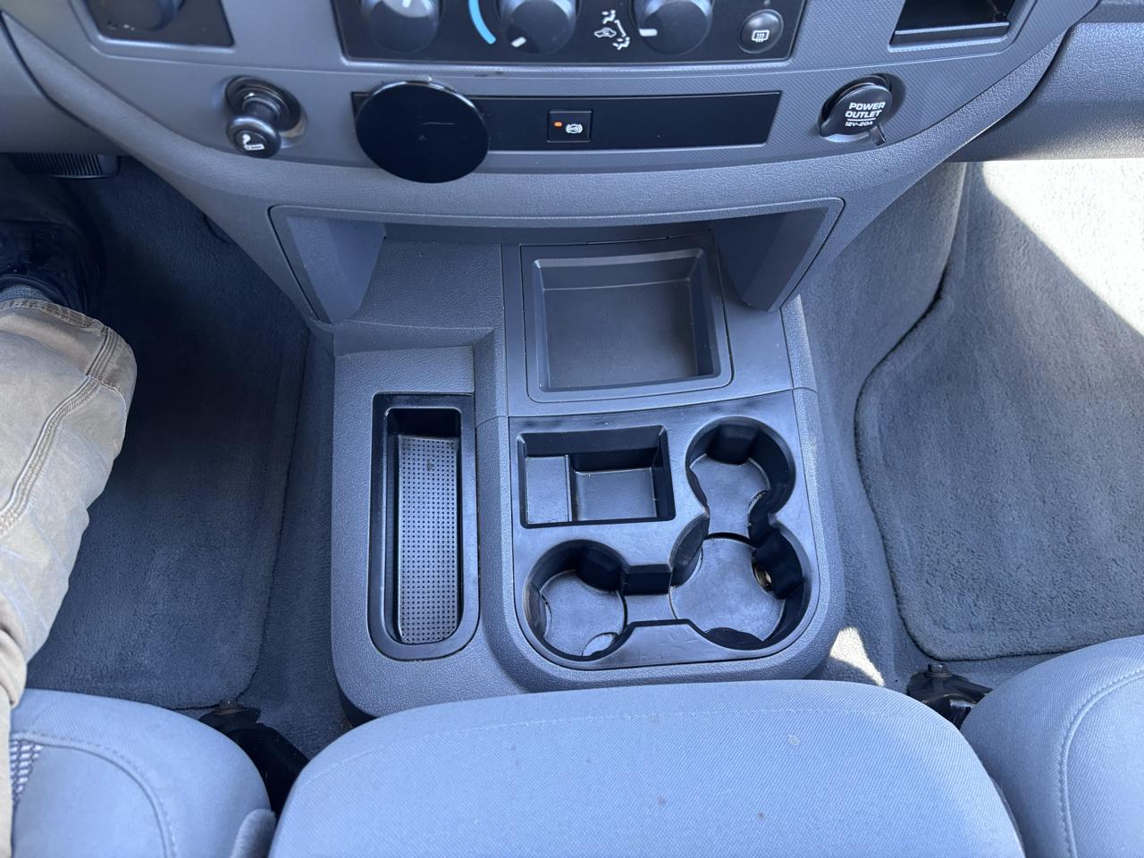 Dodge Ram 2500 4WD Mega Cab 160.5" SLT 2007