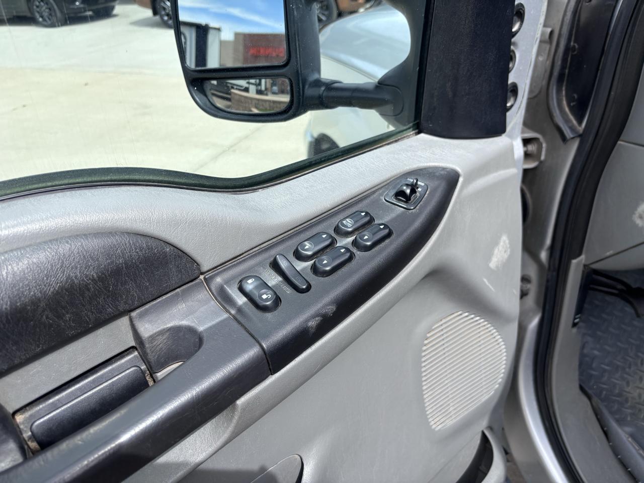 Ford Super Duty F-250 Crew Cab 156" XLT 4WD 2005