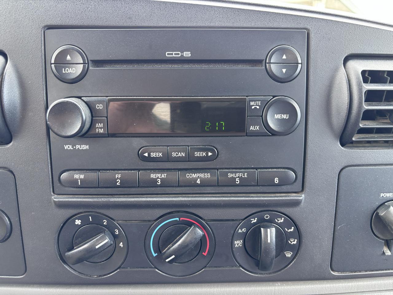 Ford Super Duty F-250 Crew Cab 156" XLT 4WD 2005