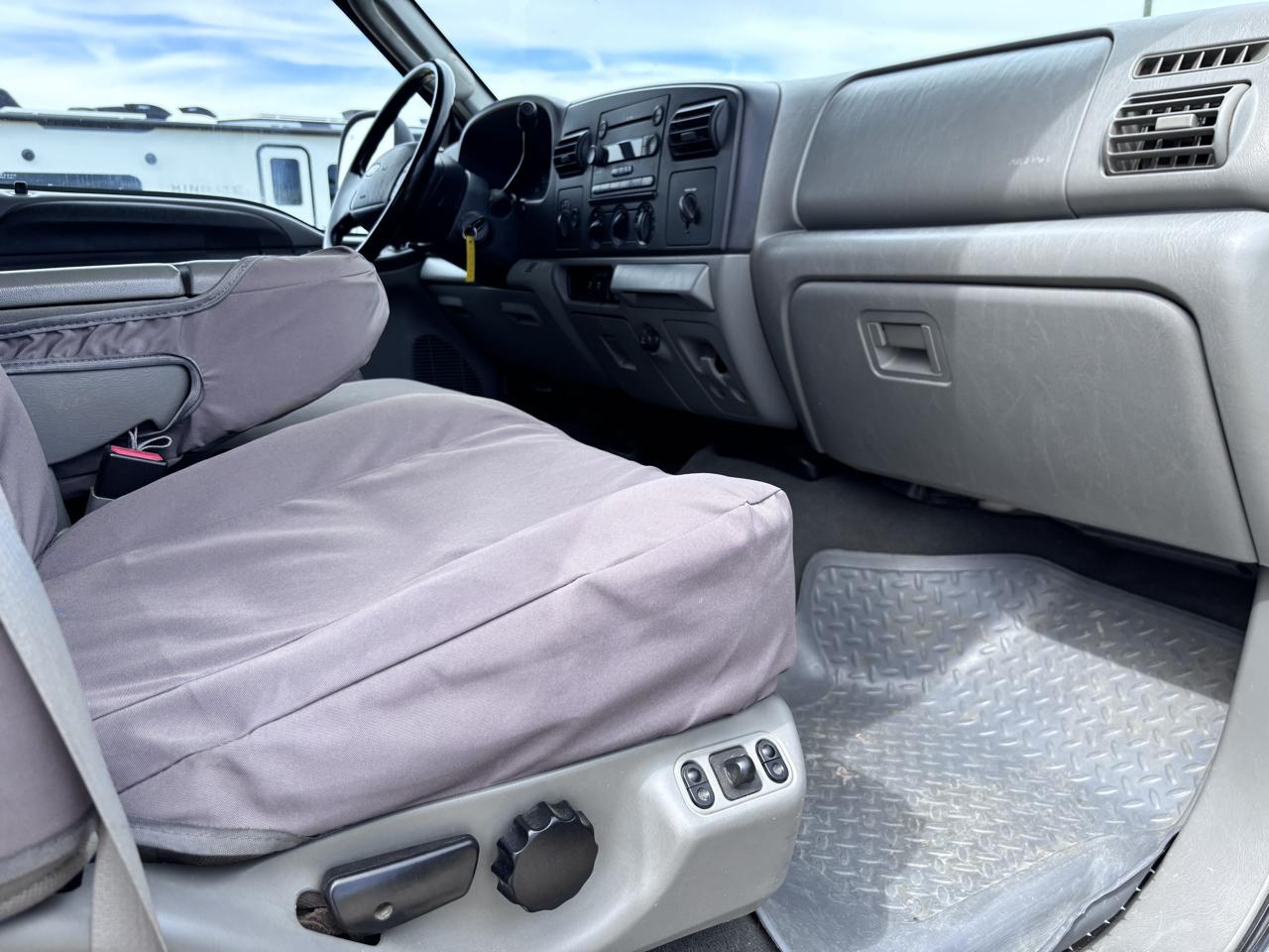 Ford Super Duty F-250 Crew Cab 156" XLT 4WD 2005