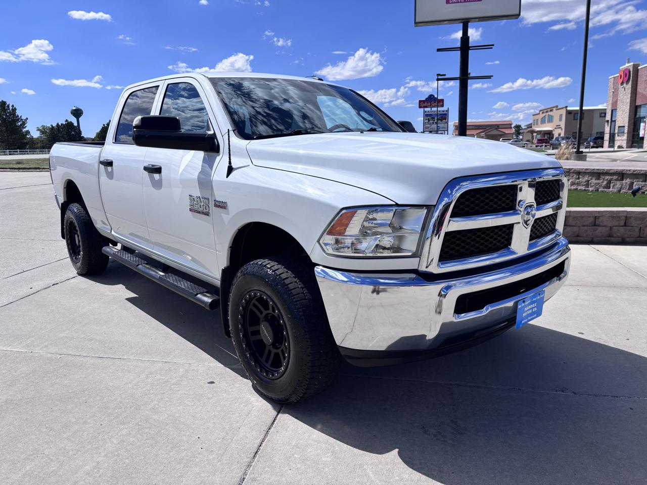 RAM 2500 Tradesman 4x4 Crew Cab 6'4" Box 2017