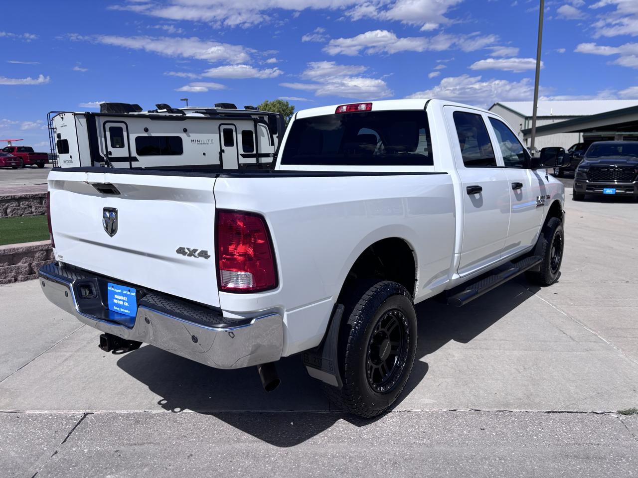 RAM 2500 Tradesman 4x4 Crew Cab 6'4" Box 2017