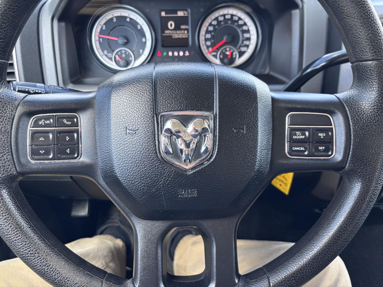 RAM 2500 Tradesman 4x4 Crew Cab 6'4" Box 2017