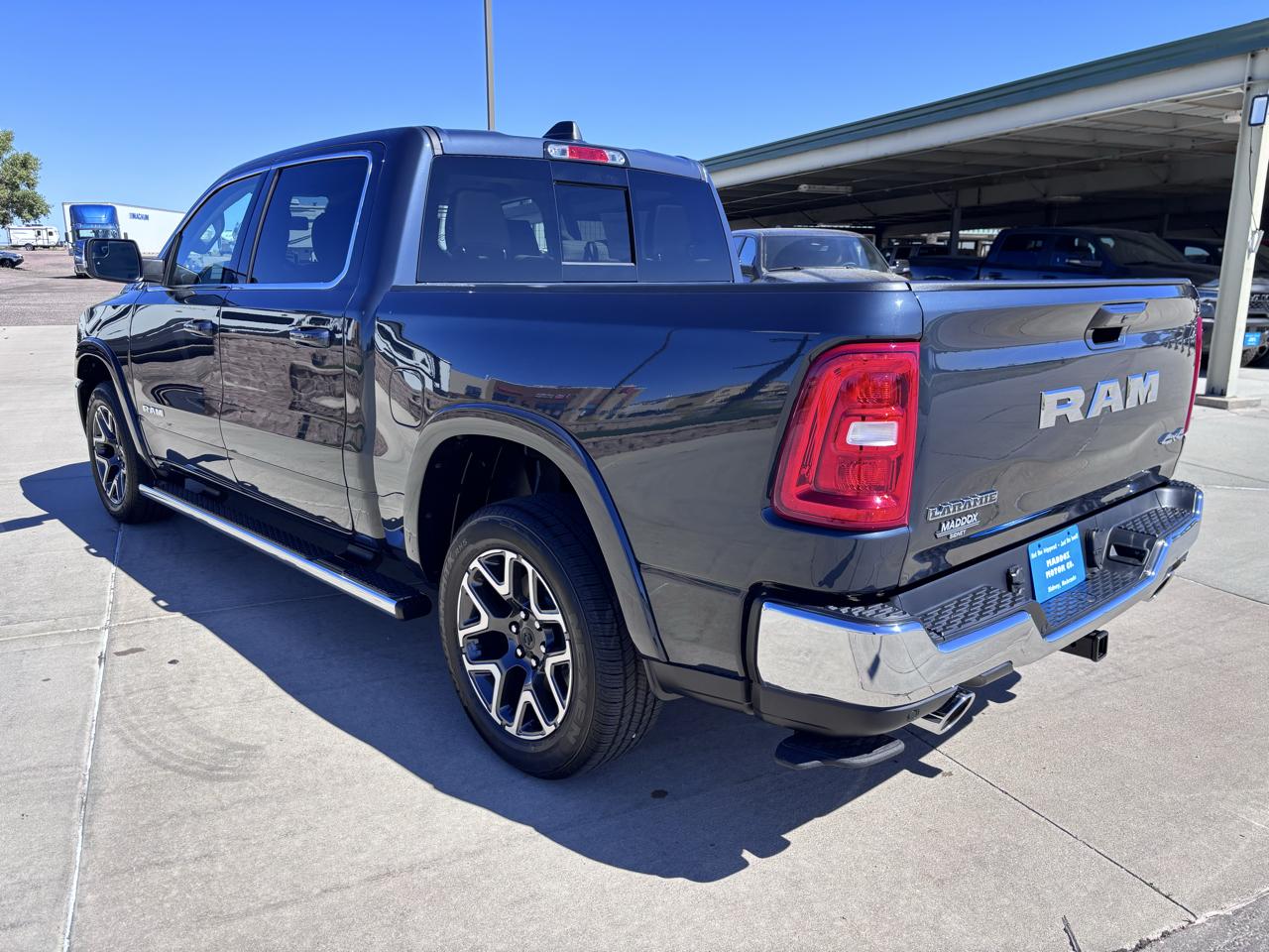 RAM 1500 Laramie 4x4 Crew Cab 5'7" Box 2027