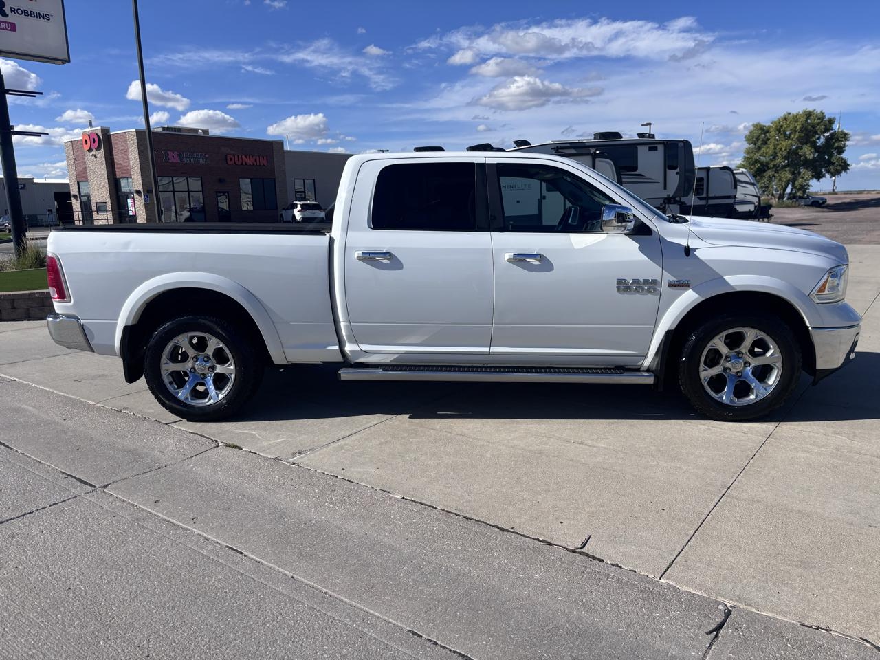 RAM 1500 Laramie 4x4 Crew Cab 6'4" Box 2018
