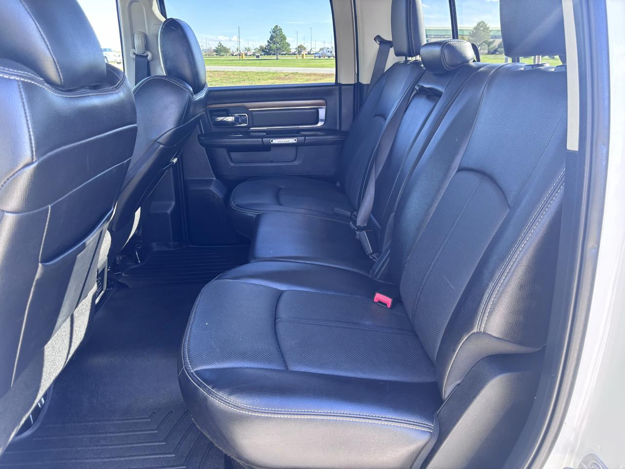 RAM 1500 Laramie 4x4 Crew Cab 6'4" Box 2018
