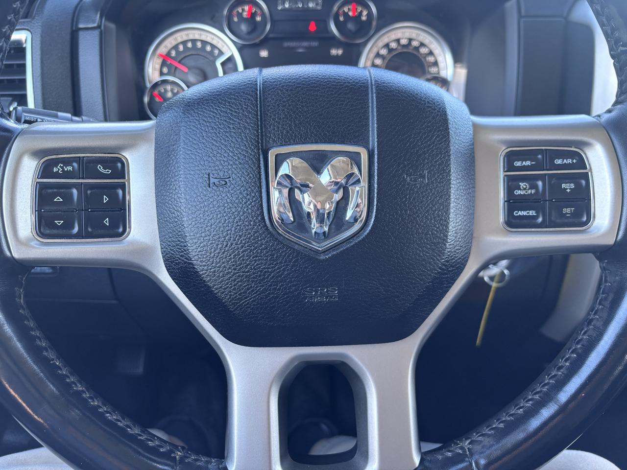 RAM 1500 Laramie 4x4 Crew Cab 6'4" Box 2018