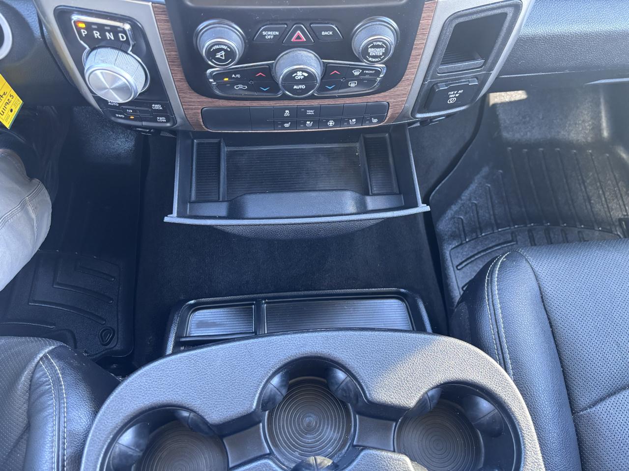 RAM 1500 Laramie 4x4 Crew Cab 6'4" Box 2018
