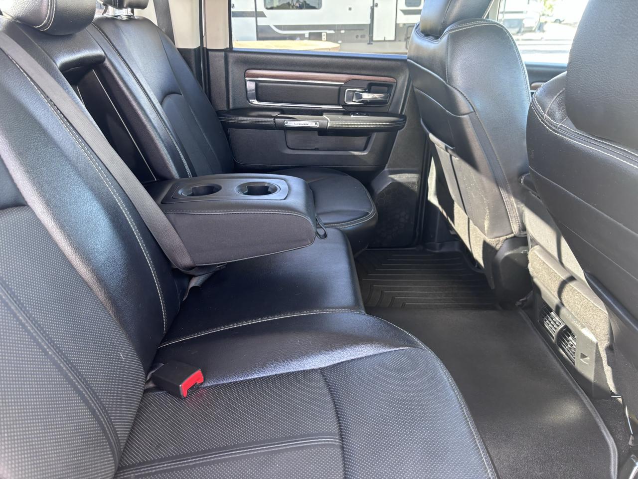 RAM 1500 Laramie 4x4 Crew Cab 6'4" Box 2018