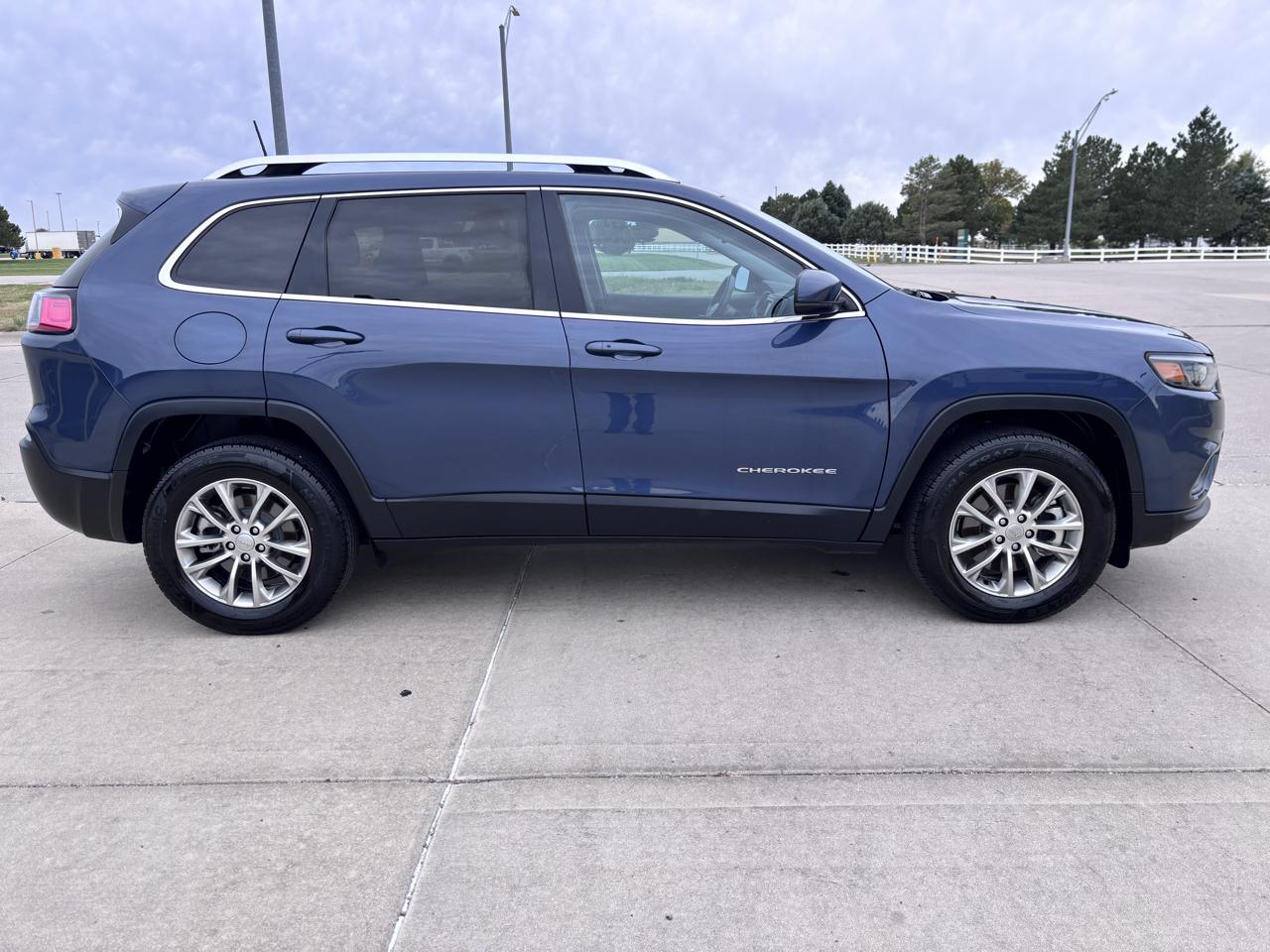 Jeep Cherokee Latitude Lux 4x4 2021