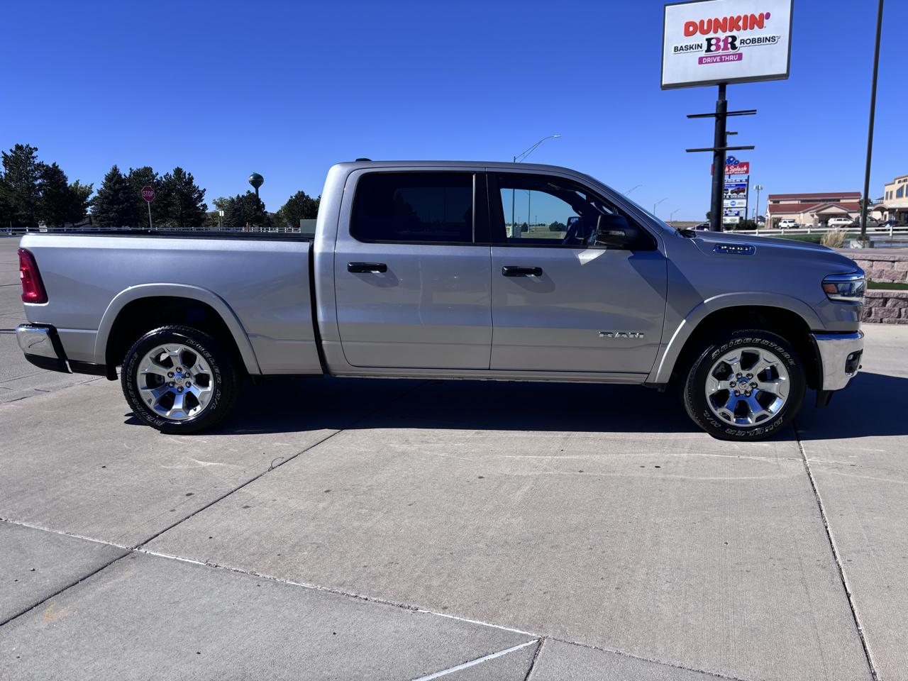 RAM 1500 Big Horn 4x4 Crew Cab 6'4" Box 2025