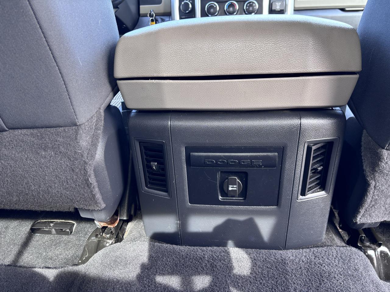 RAM 1500 4WD Crew Cab 140.5" Big Horn 2012