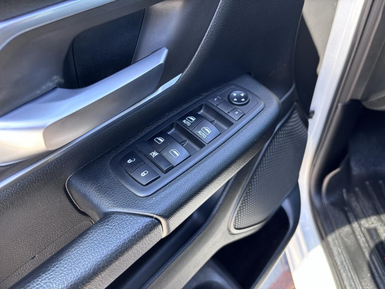 RAM 1500 Big Horn/Lone Star 4x4 Crew Cab 6'4" Box 2019