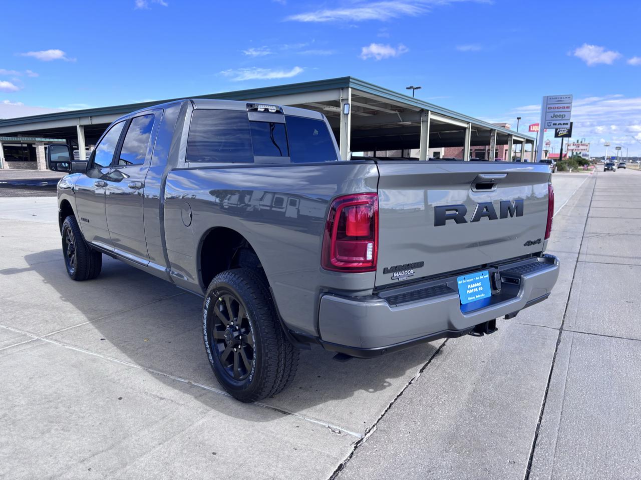 RAM 2500 Laramie 4x4 Mega Cab 6'4" Box 2027