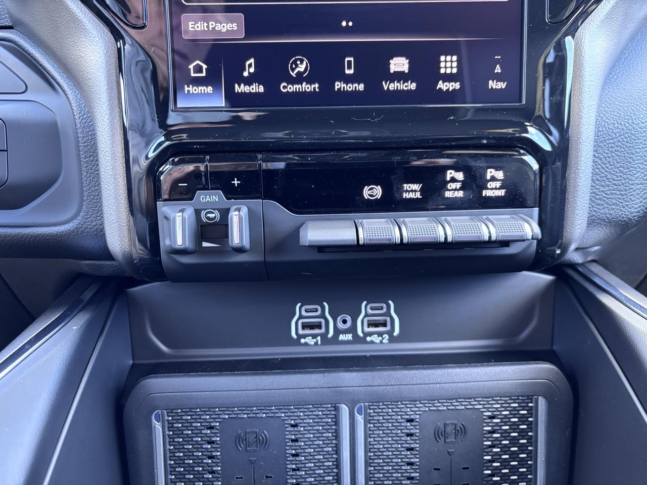 RAM 2500 Laramie 4x4 Mega Cab 6'4" Box 2027