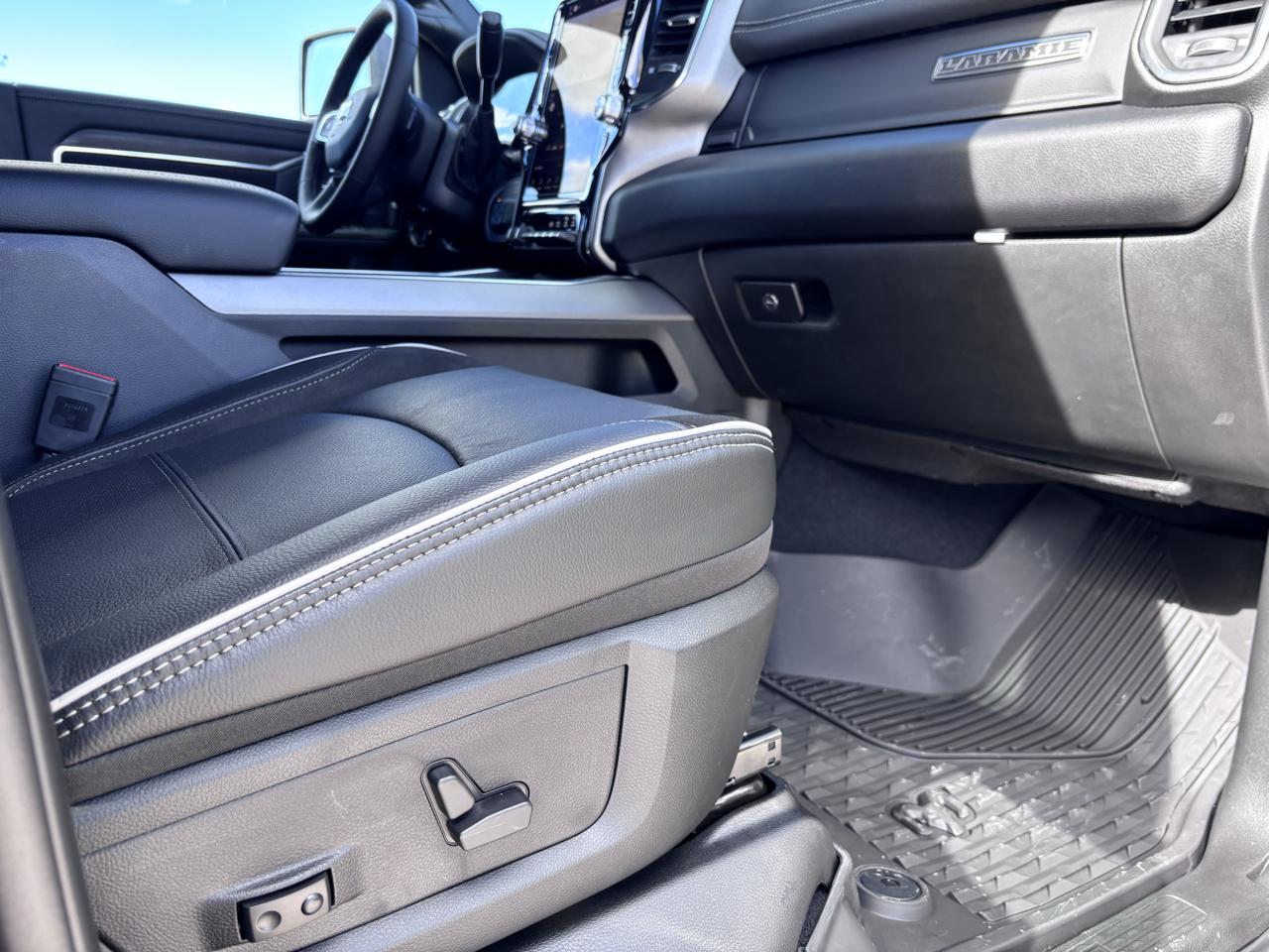 RAM 2500 Laramie 4x4 Mega Cab 6'4" Box 2027