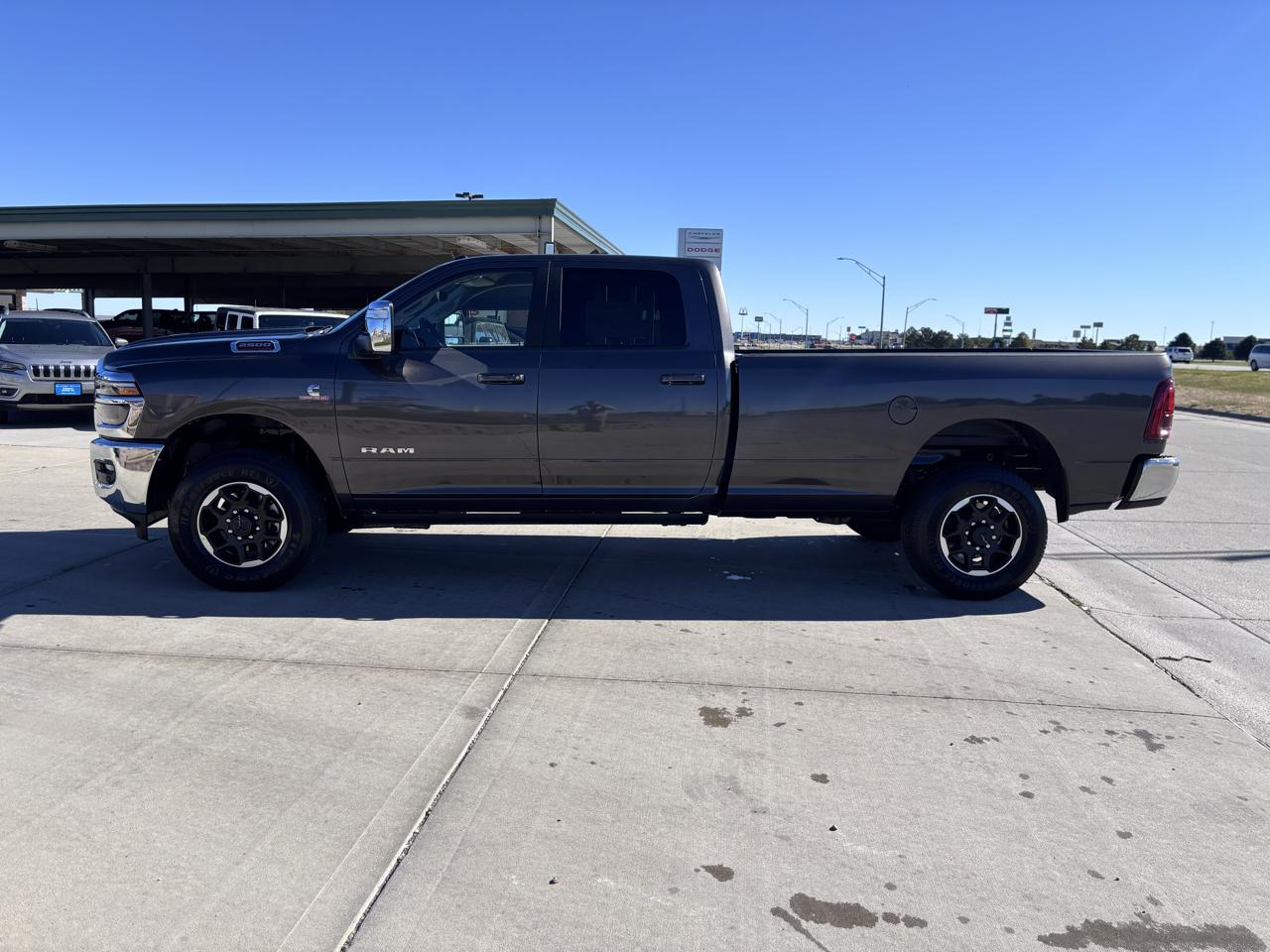 RAM 2500 Laramie 4x4 Crew Cab 8' Box 2027