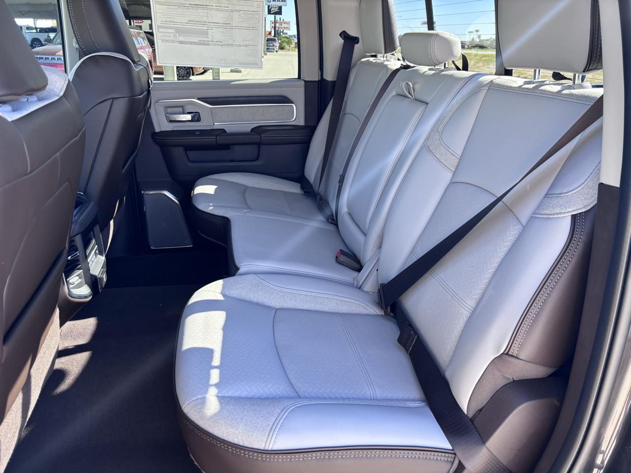 RAM 2500 Laramie 4x4 Crew Cab 8' Box 2027