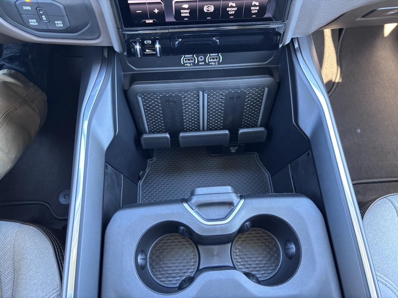 RAM 2500 Laramie 4x4 Crew Cab 8' Box 2027