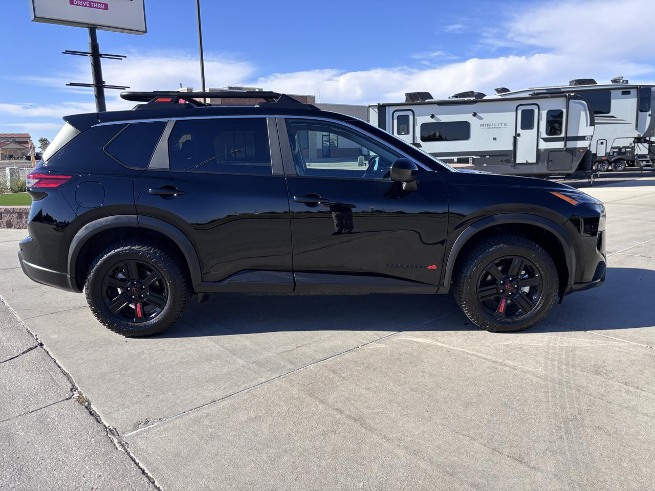 Nissan Rogue 2026.5 AWD Rock Creek 2026