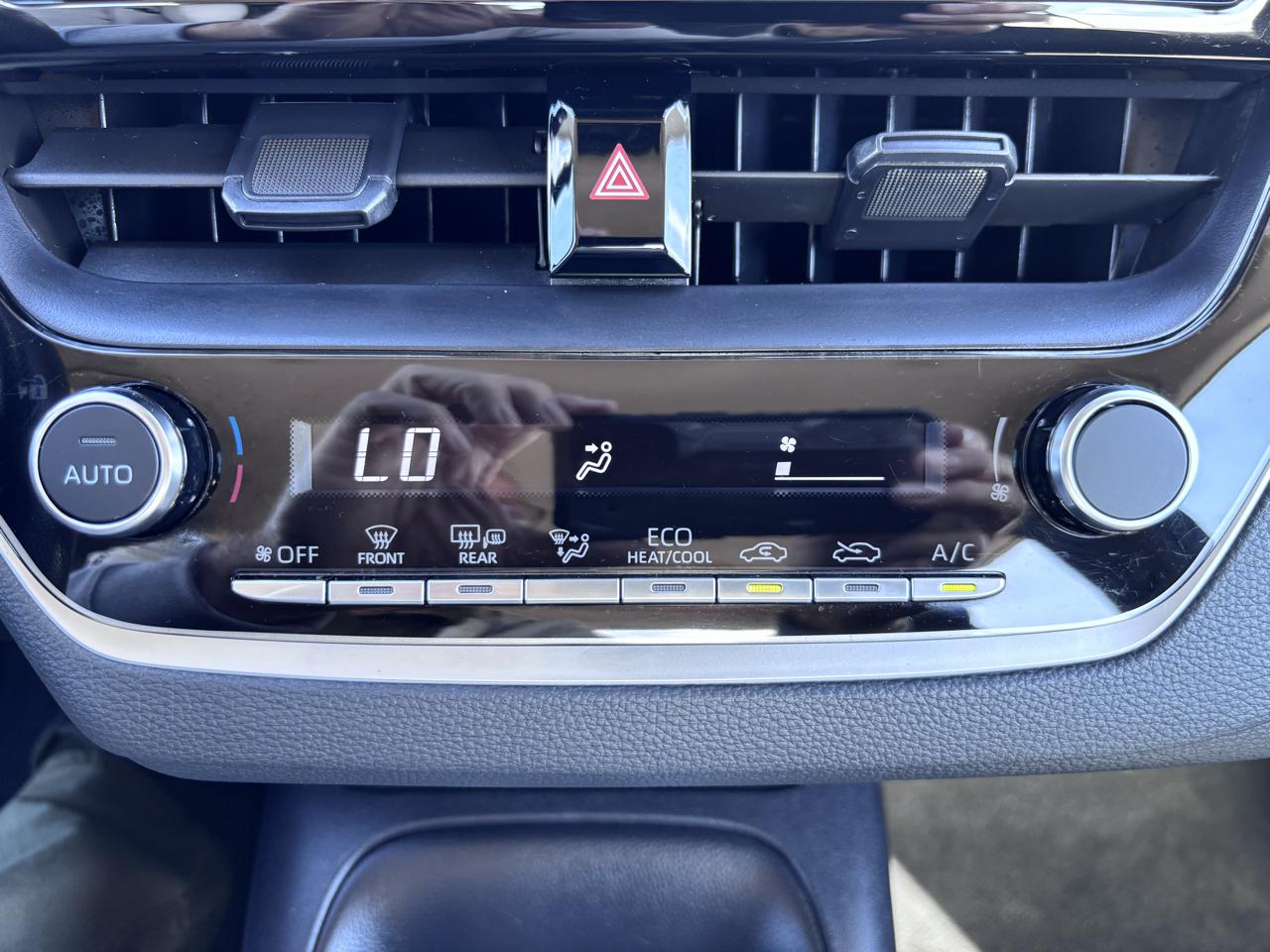 Toyota Corolla LE CVT (Natl) 2026