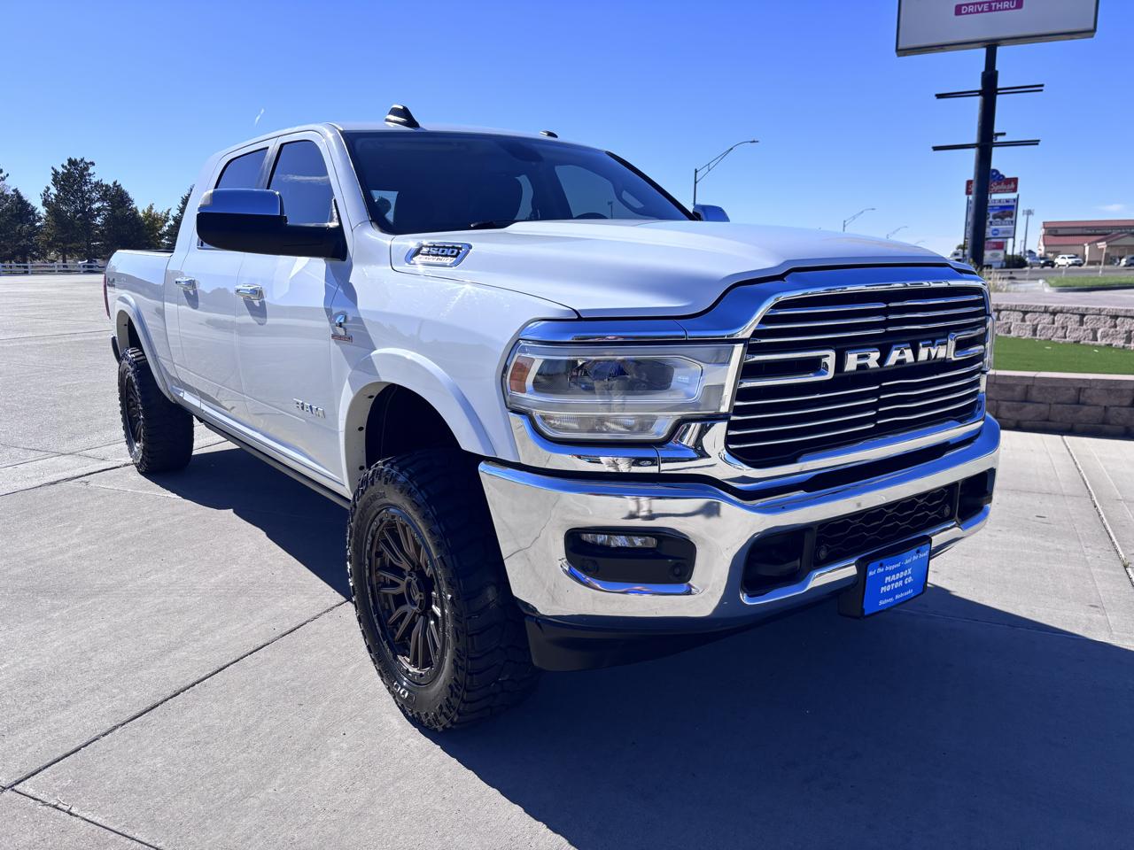 RAM 2500 Laramie 4x4 Mega Cab 6'4" Box 2021