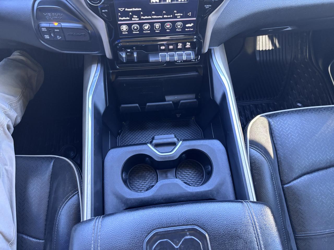 RAM 2500 Laramie 4x4 Mega Cab 6'4" Box 2021
