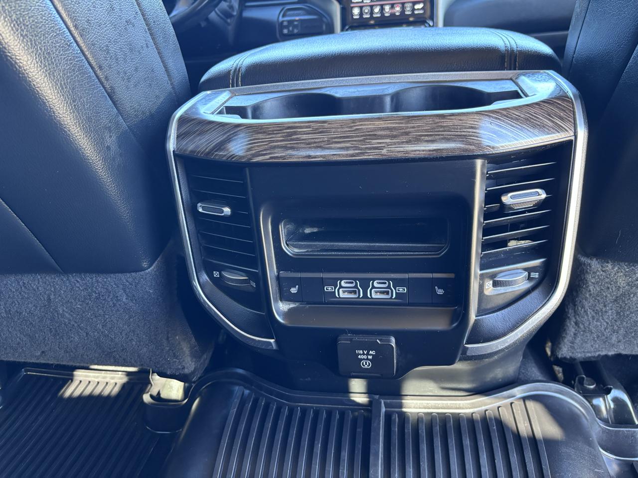 RAM 2500 Laramie 4x4 Mega Cab 6'4" Box 2021