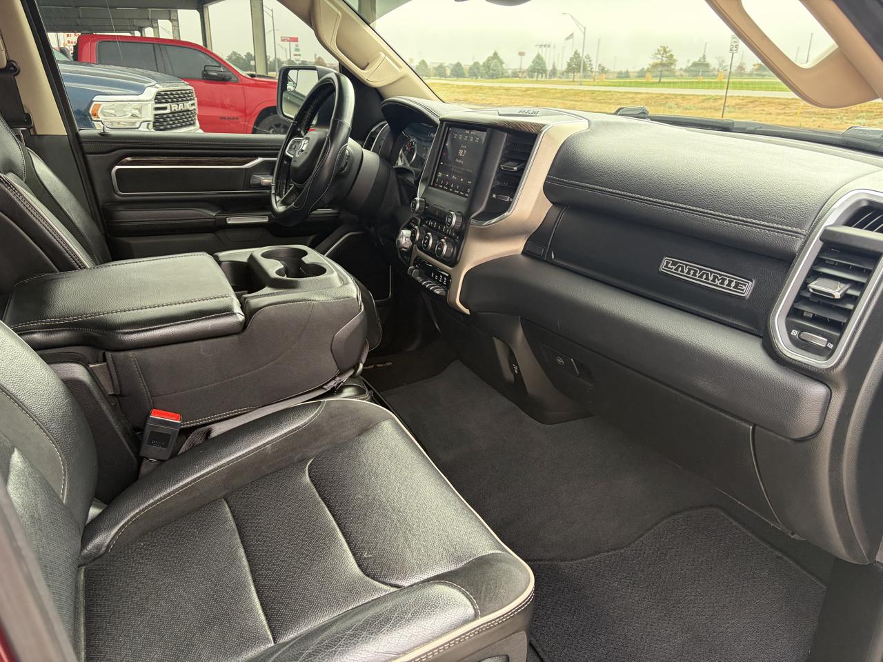 RAM 1500 Laramie 4x4 Crew Cab 5'7" Box 2019
