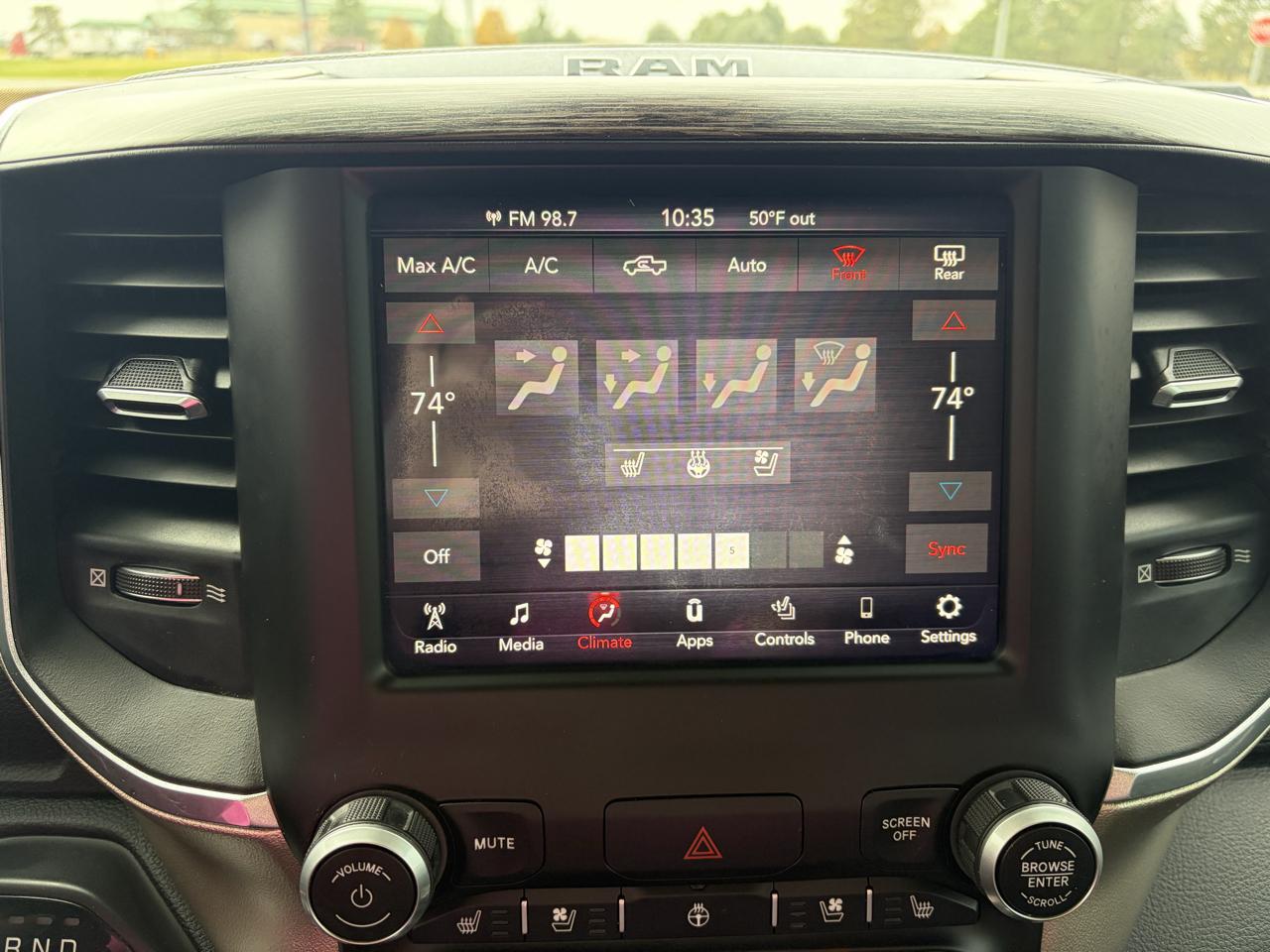RAM 1500 Laramie 4x4 Crew Cab 5'7" Box 2019