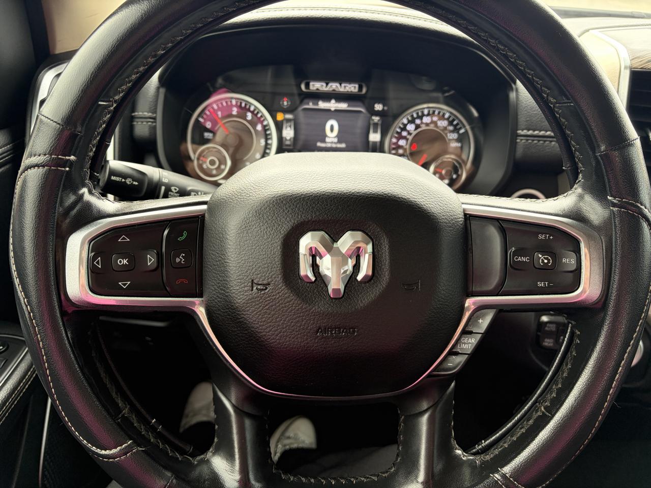 RAM 1500 Laramie 4x4 Crew Cab 5'7" Box 2019
