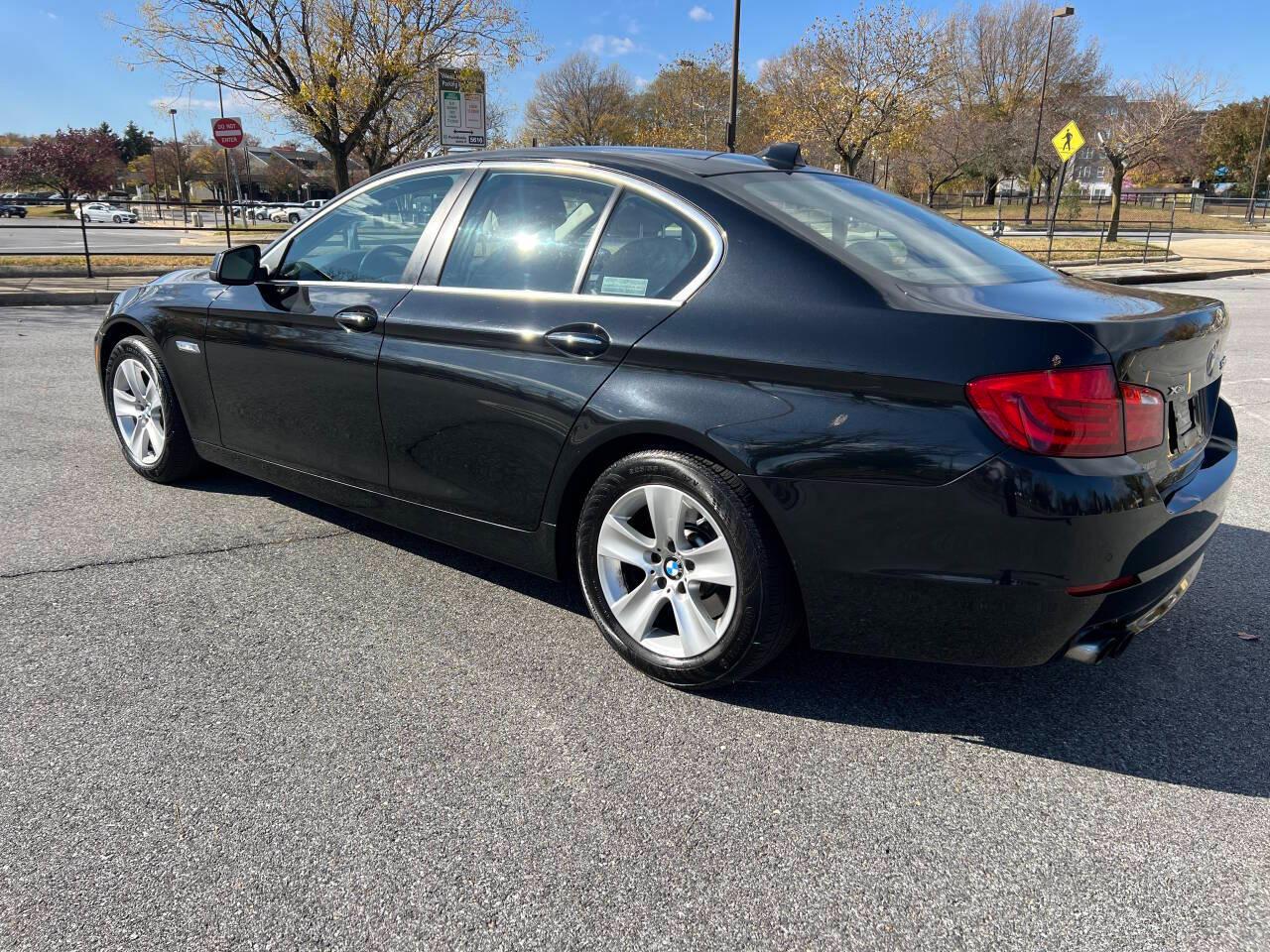 BMW 5-Series 528i xDrive 2013
