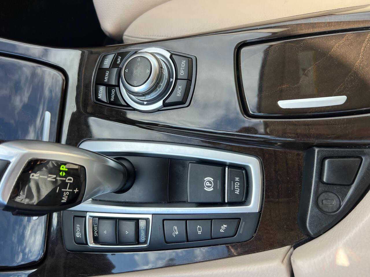 BMW 5-Series 528i xDrive 2013