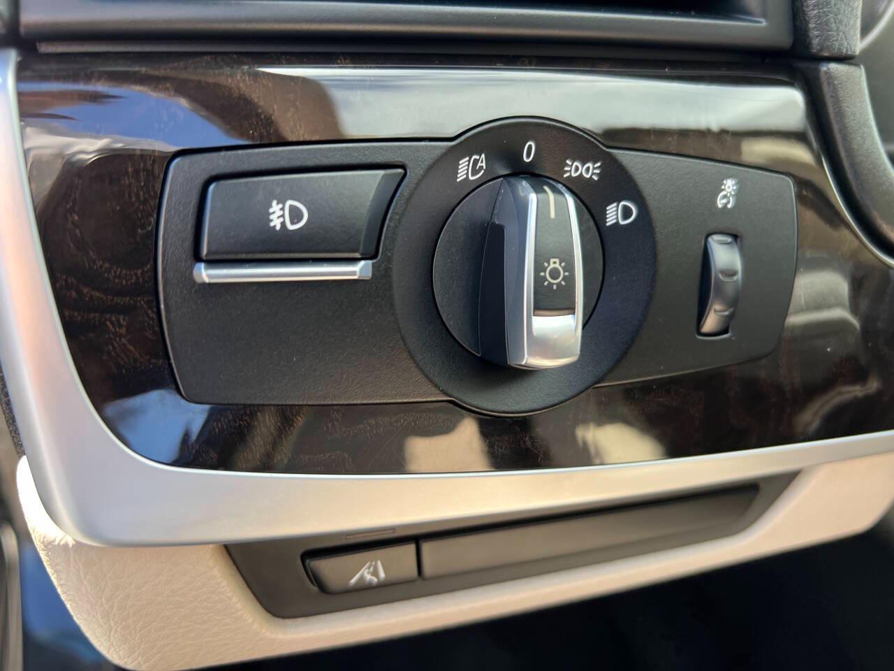 BMW 5-Series 528i xDrive 2013