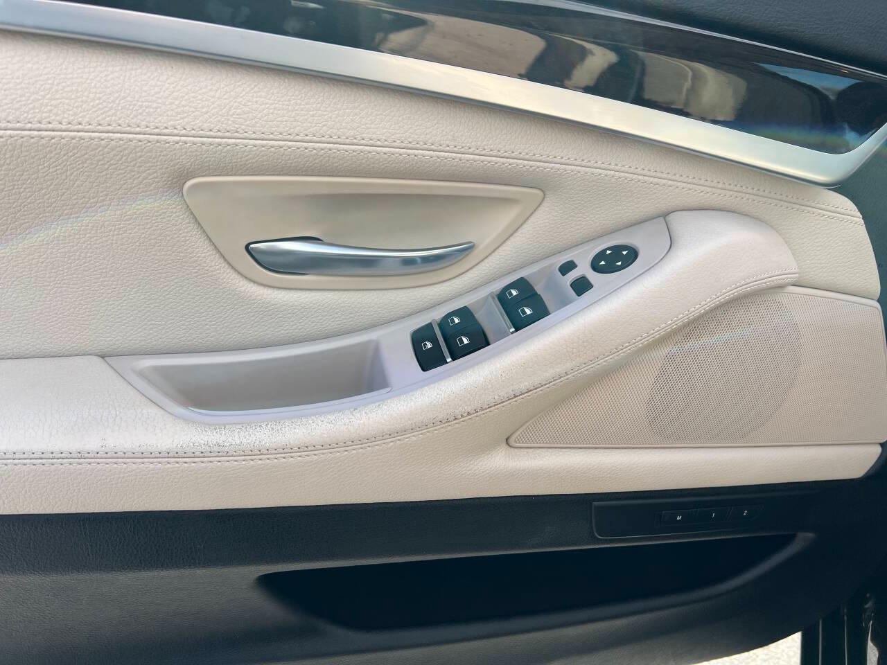 BMW 5-Series 528i xDrive 2013